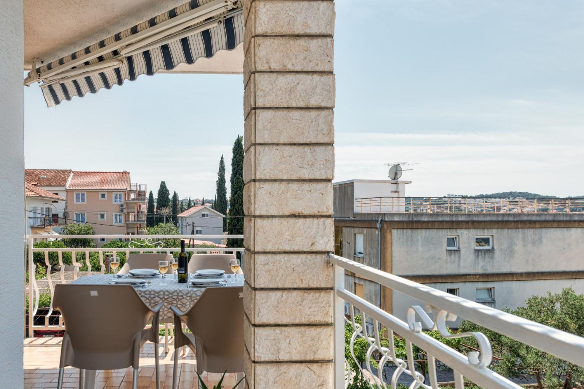 Villa Daniela Trogir Exterior photo